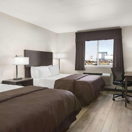 Days Inn By Wyndham Steinbach Extérieur photo