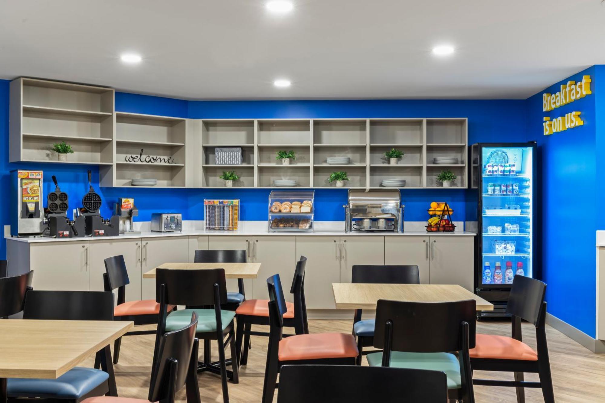 Days Inn By Wyndham Steinbach Extérieur photo