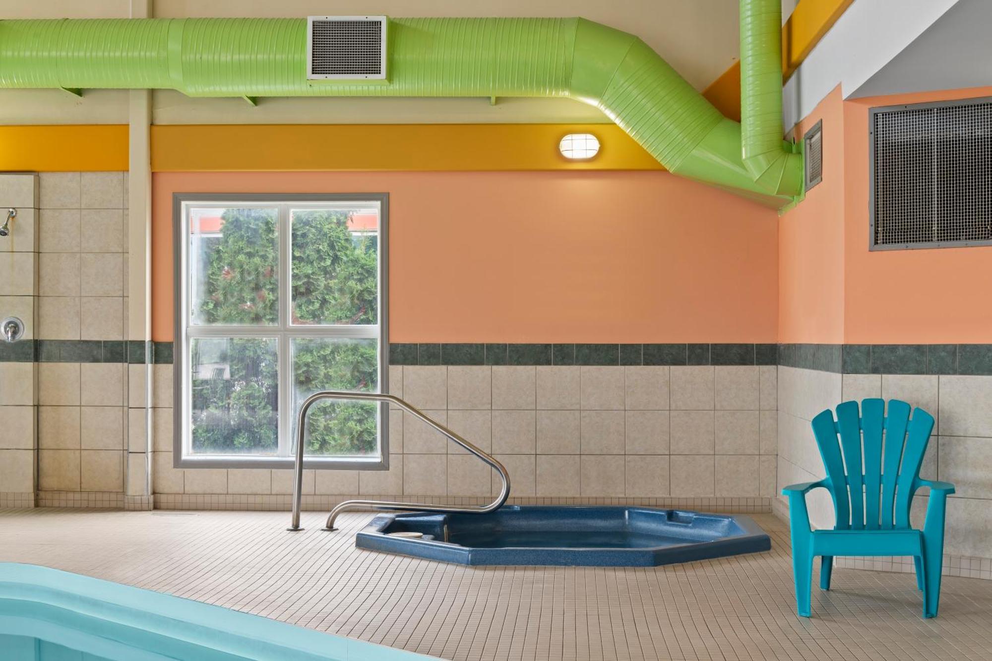 Days Inn By Wyndham Steinbach Extérieur photo