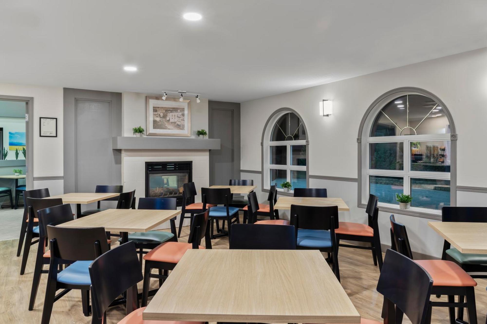 Days Inn By Wyndham Steinbach Extérieur photo