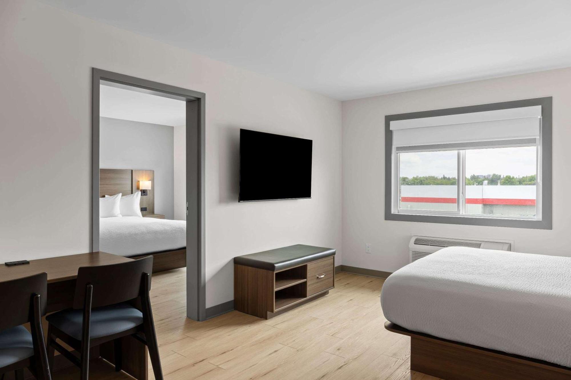 Days Inn By Wyndham Steinbach Extérieur photo