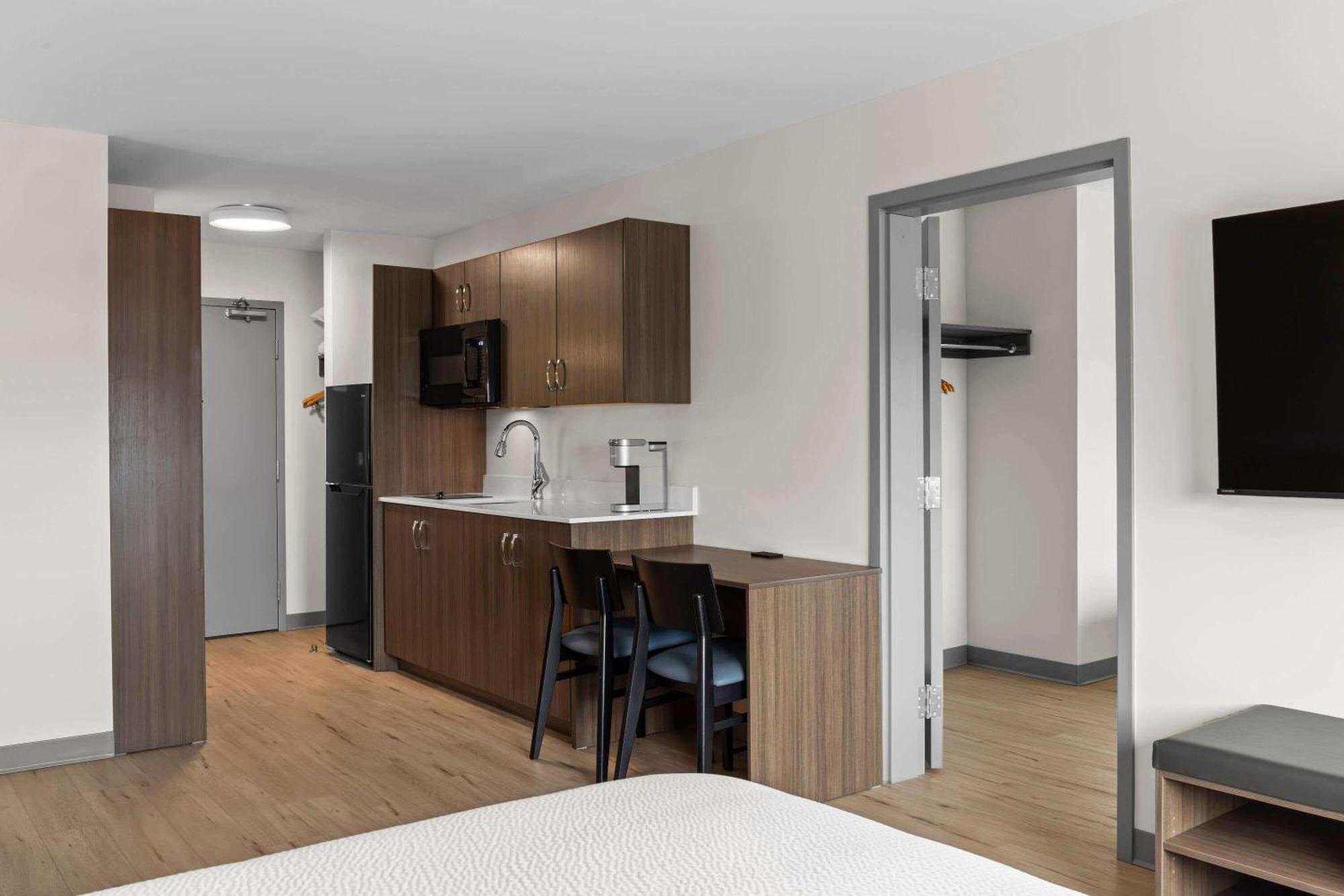 Days Inn By Wyndham Steinbach Extérieur photo