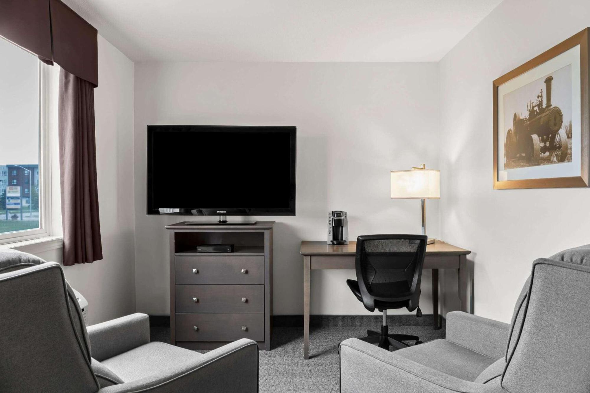 Days Inn By Wyndham Steinbach Extérieur photo