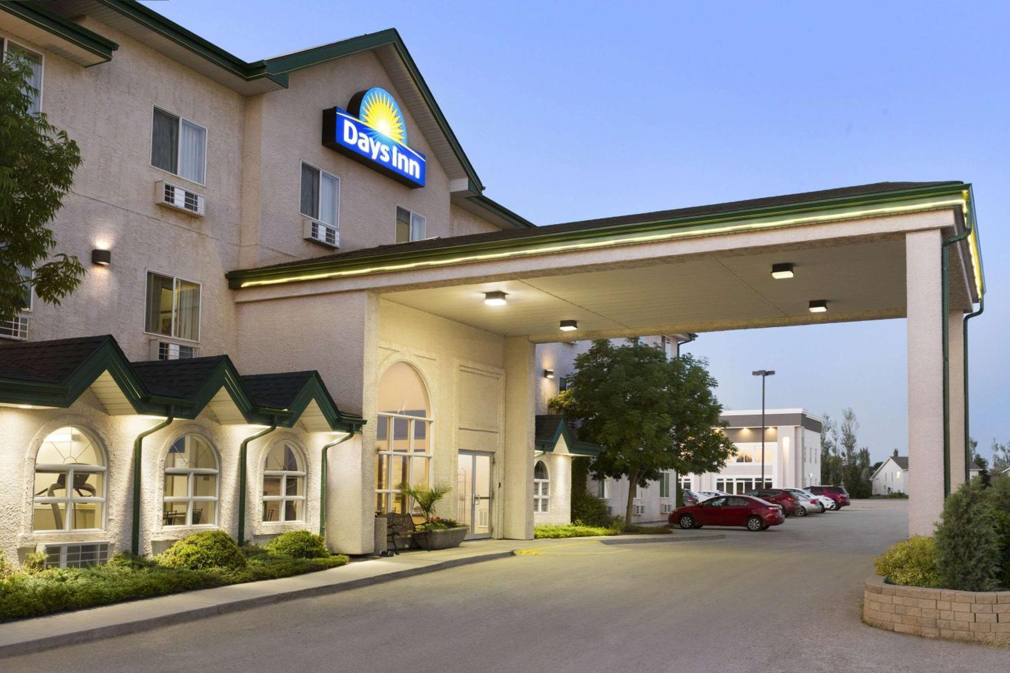 Days Inn By Wyndham Steinbach Extérieur photo